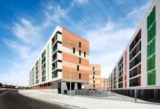 Edificio con locales para emprendedores