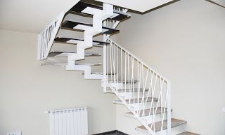 escaleras de vivienda unifamiliar