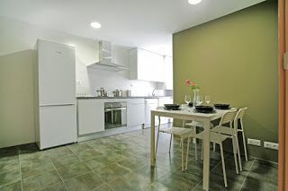 Decorar y amueblar una cocina con color verde