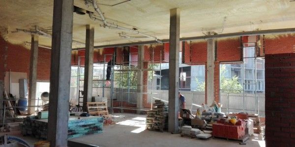 Interior de local en construcción